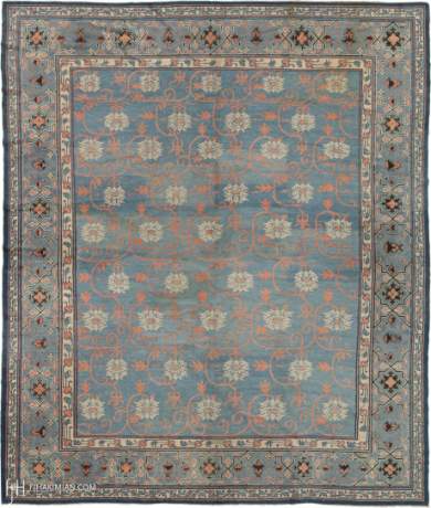 Chinese carpet, China, circa 1870, 10'11" x 9'3", ref 08002
