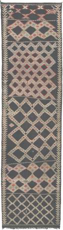 Zaiane, Berber carpet, Morocco, circa 1940, 25'9" x 6'9", ref 15422
