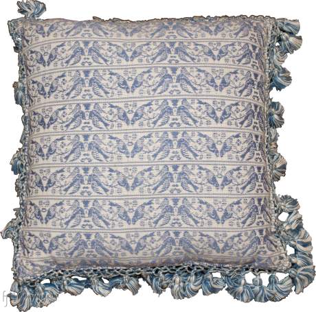 Cushion, Central America, 1'2" x 1'2", ref 21991