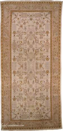 Oushak carpet, Turkey, circa 1890, 20'3" x 9'5", ref 04098