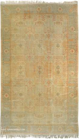 Istanbul carpet, Turkey, circa 1880, 25'6" x 15'1", ref 04128